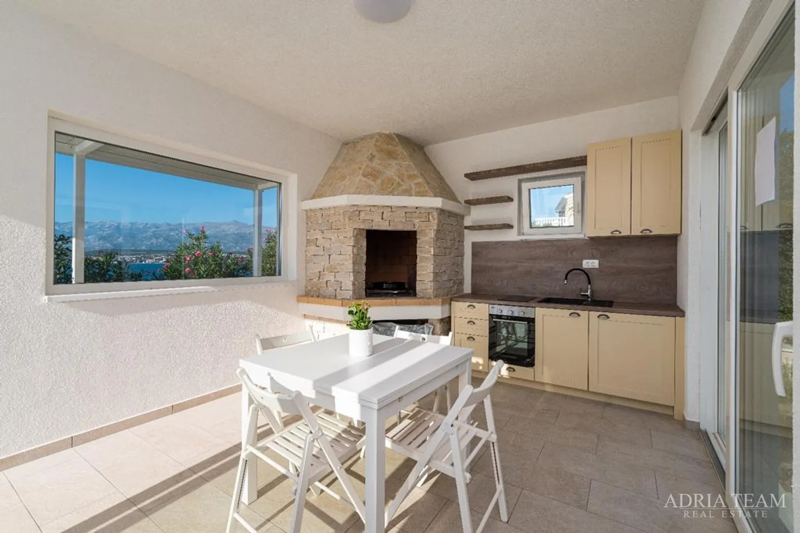 lijepa apartmanska kuća s pogledom na more, novigrad - slika 12
