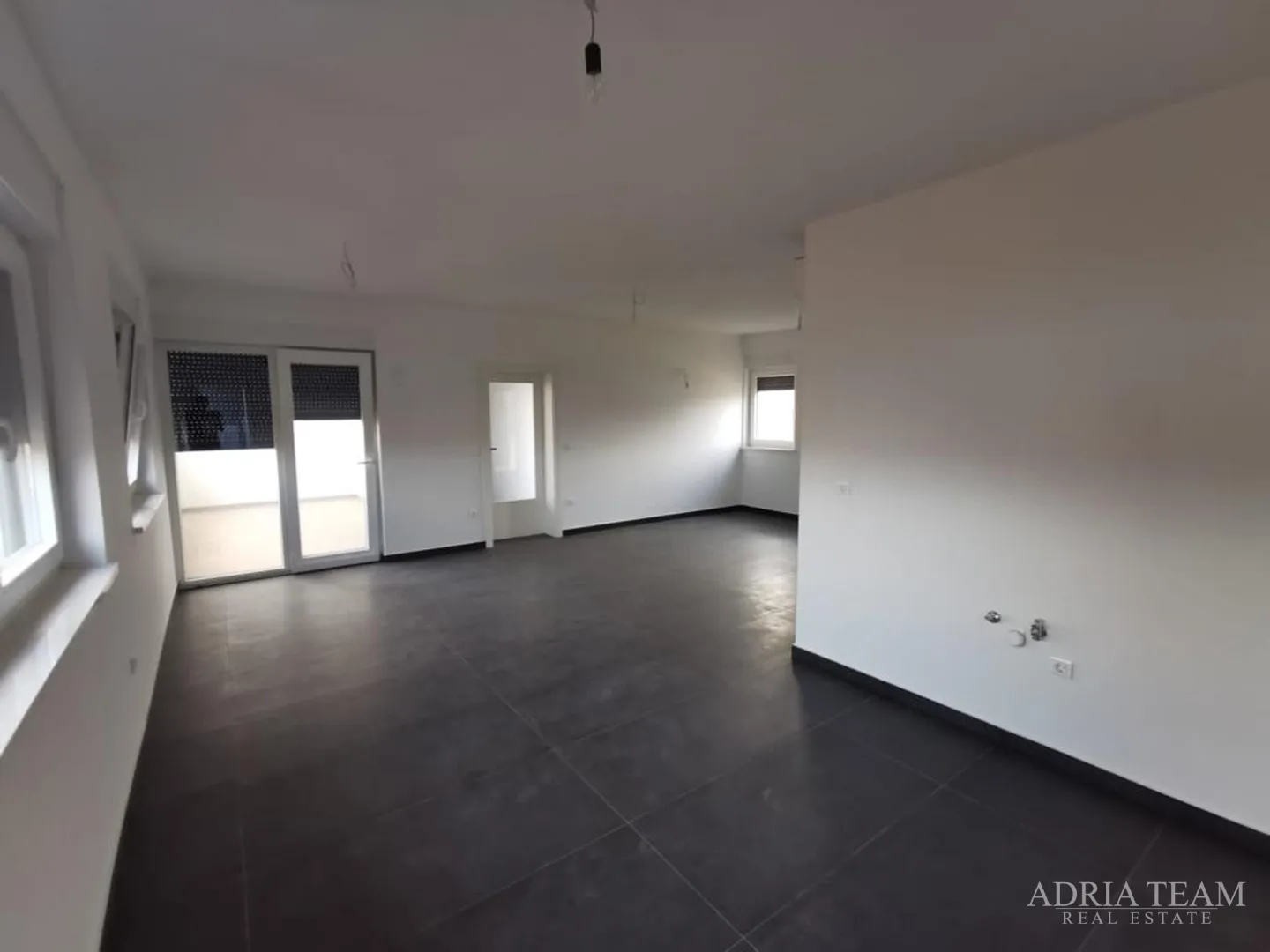 četverosoban stan s krovnom terasom i bazenom, novogradnja - belafuža, zadar - slika 3