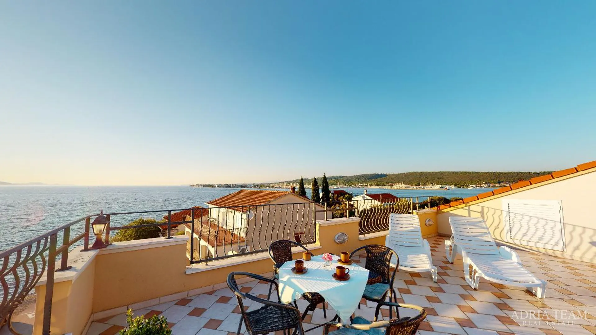 hotel s konobom i krovnom terasom, 1. red do mora - sukošan - slika 119