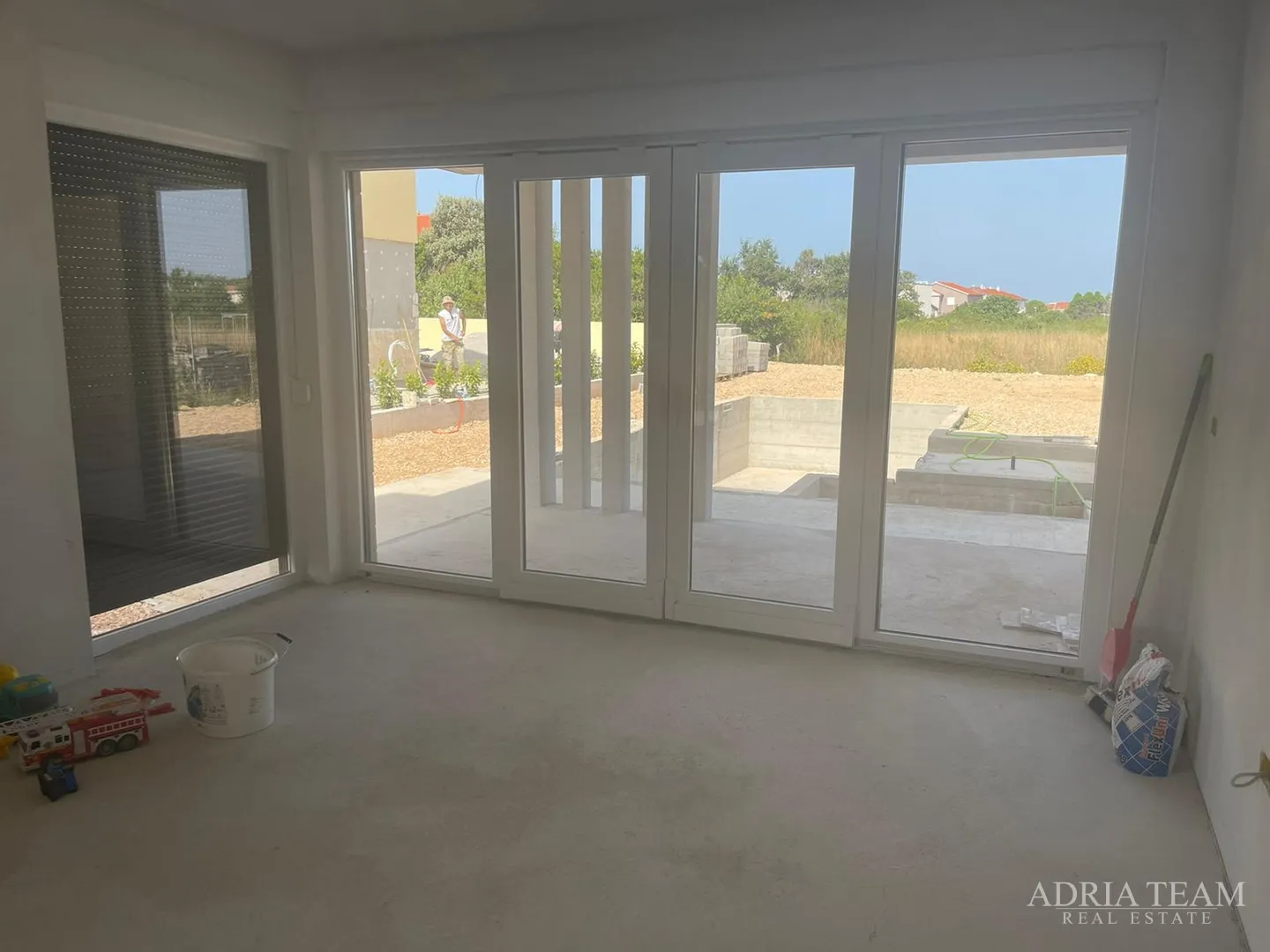 vila s bazenom u novogradnji - zaton - slika 46