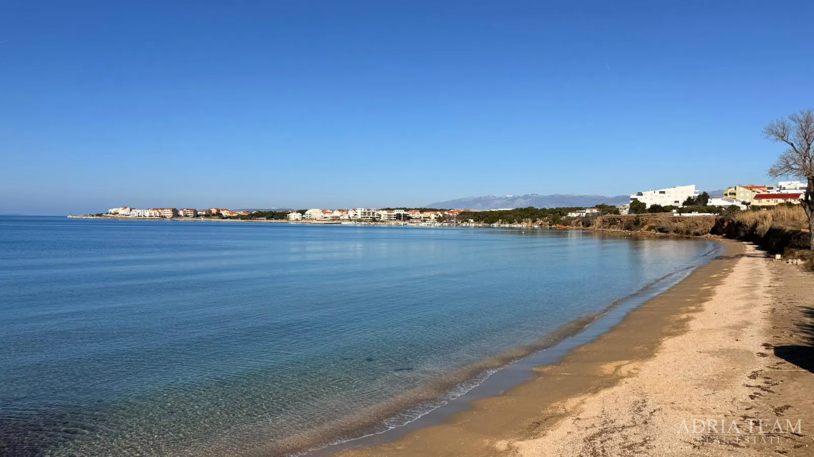 apartman prvi red do mora s bazenom - povljana, pag - slika 18