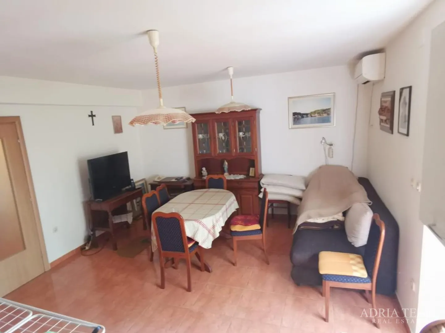 kuća s 3 apartmana i velikom okućnicom - poljana, ugljan - slika 11