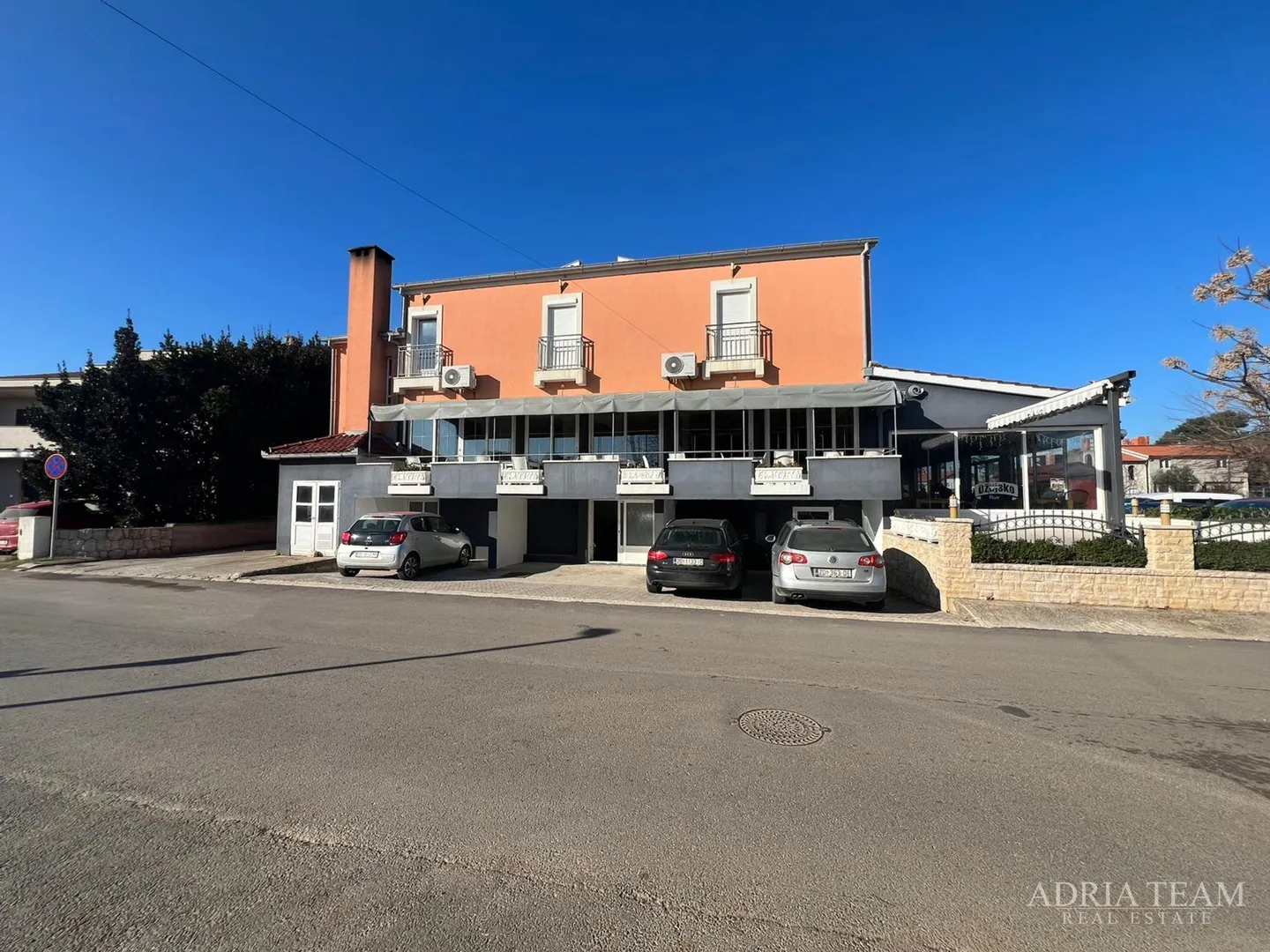 renovirana kuća s poslovnim prostorom (restoran i pekara) - nin - slika 6