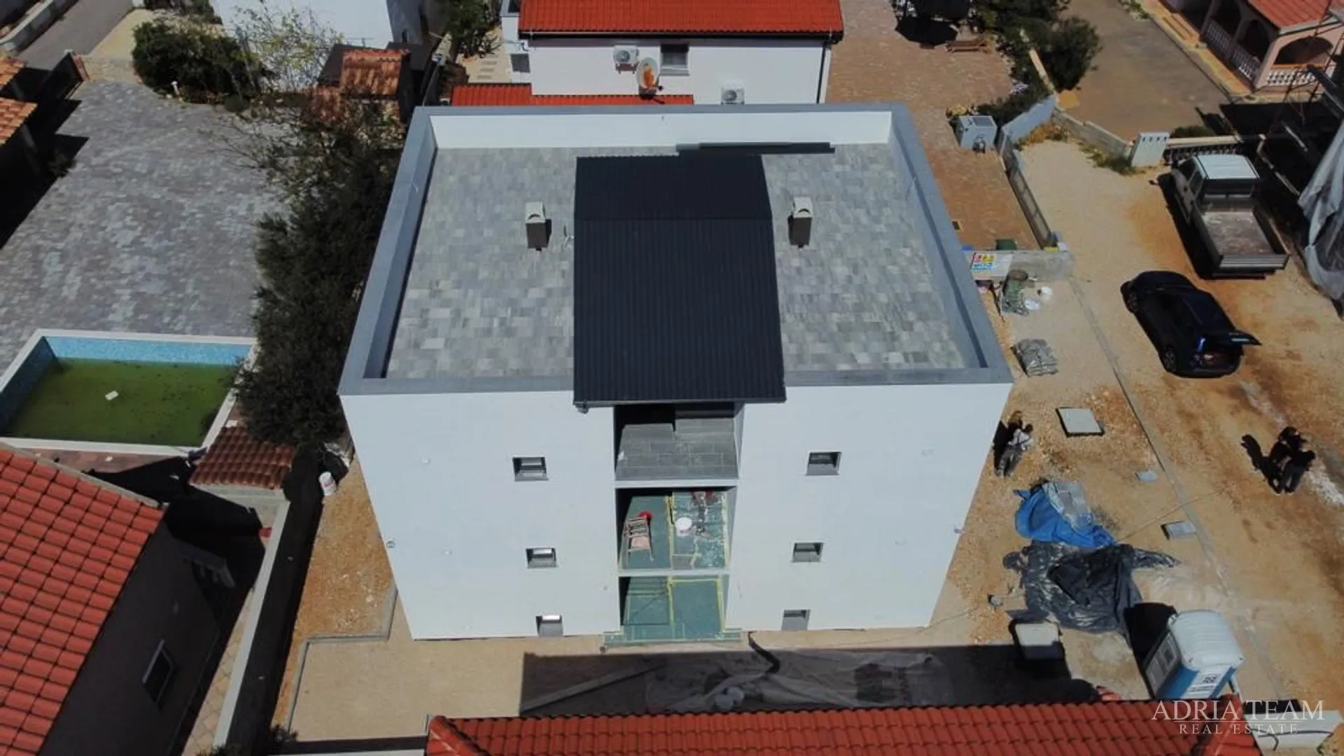 kuća sa 6 stambenih jedinica, 70 m od mora - vir - slika 8