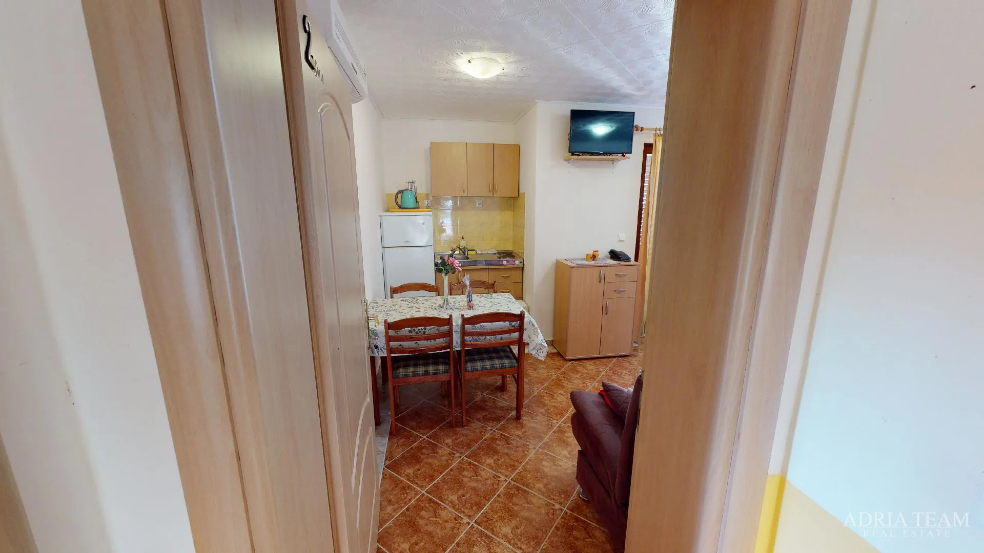 hotel s konobom i krovnom terasom, 1. red do mora - sukošan - slika 19