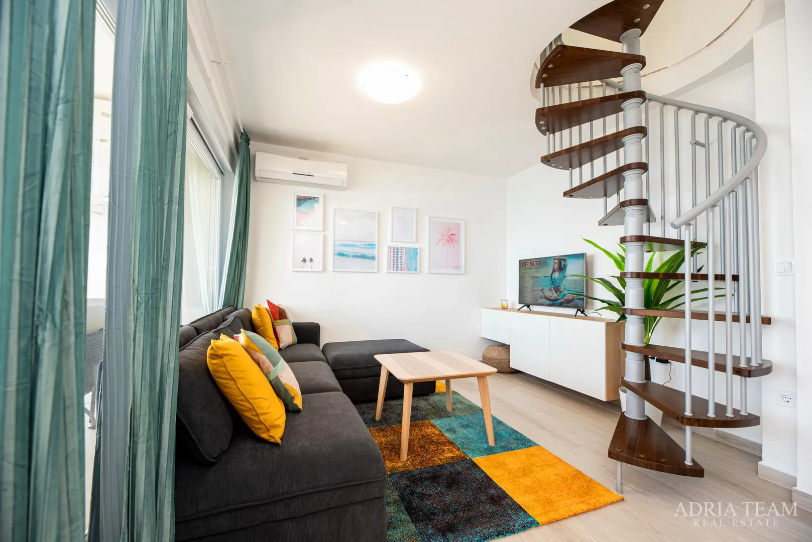 dvoetažni apartman u prvom redu do mora, plaža odmah ispred zgrade - povljana, pag - slika 10