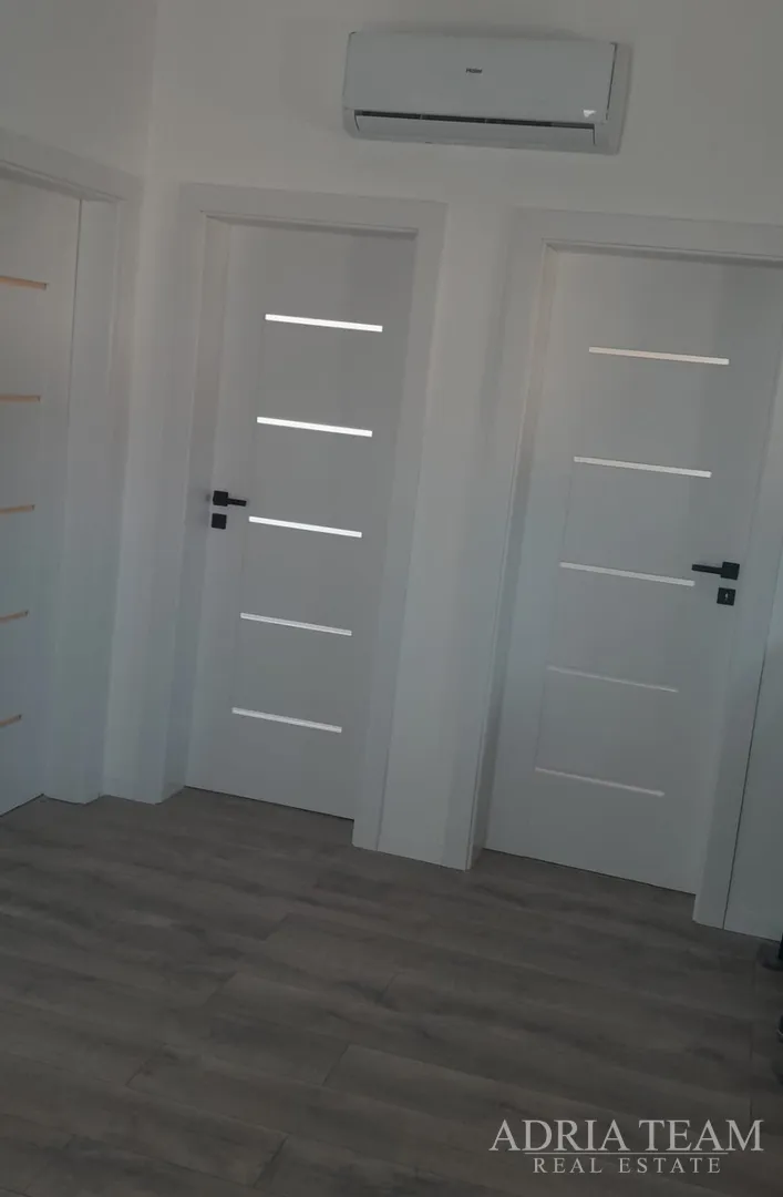 kuća u novogradnji - ražanac - slika 20