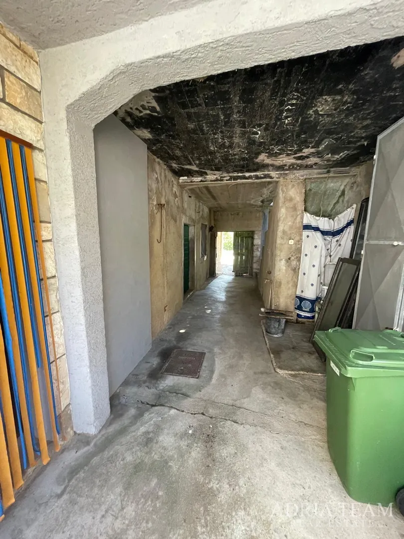 kuća udaljena 650 m od mora, centar - povljana, pag - slika 20