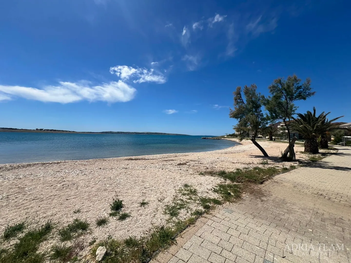 polovica kuće s tri apartmana, izvrsna pozicija! 140 m od plaže, povljana - pag - slika 54