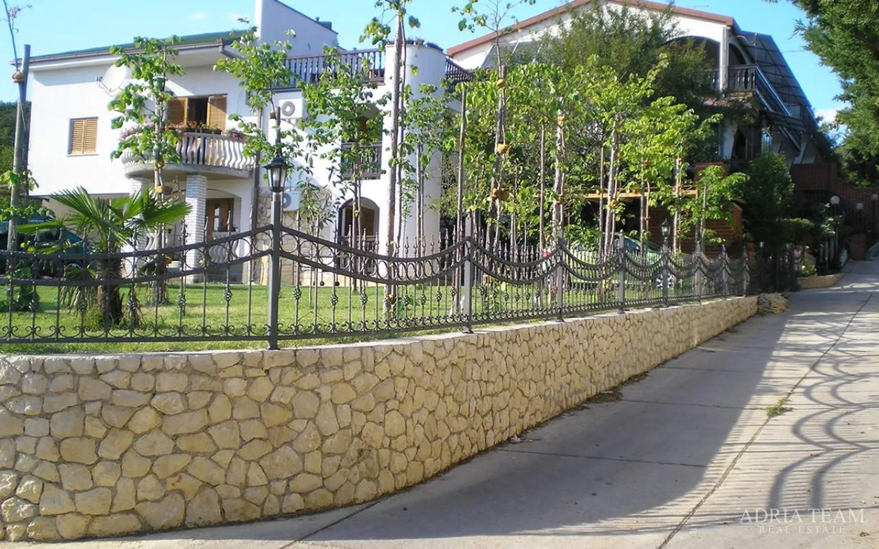 HOTEL 50 m OD MORA - POSEDARJE
