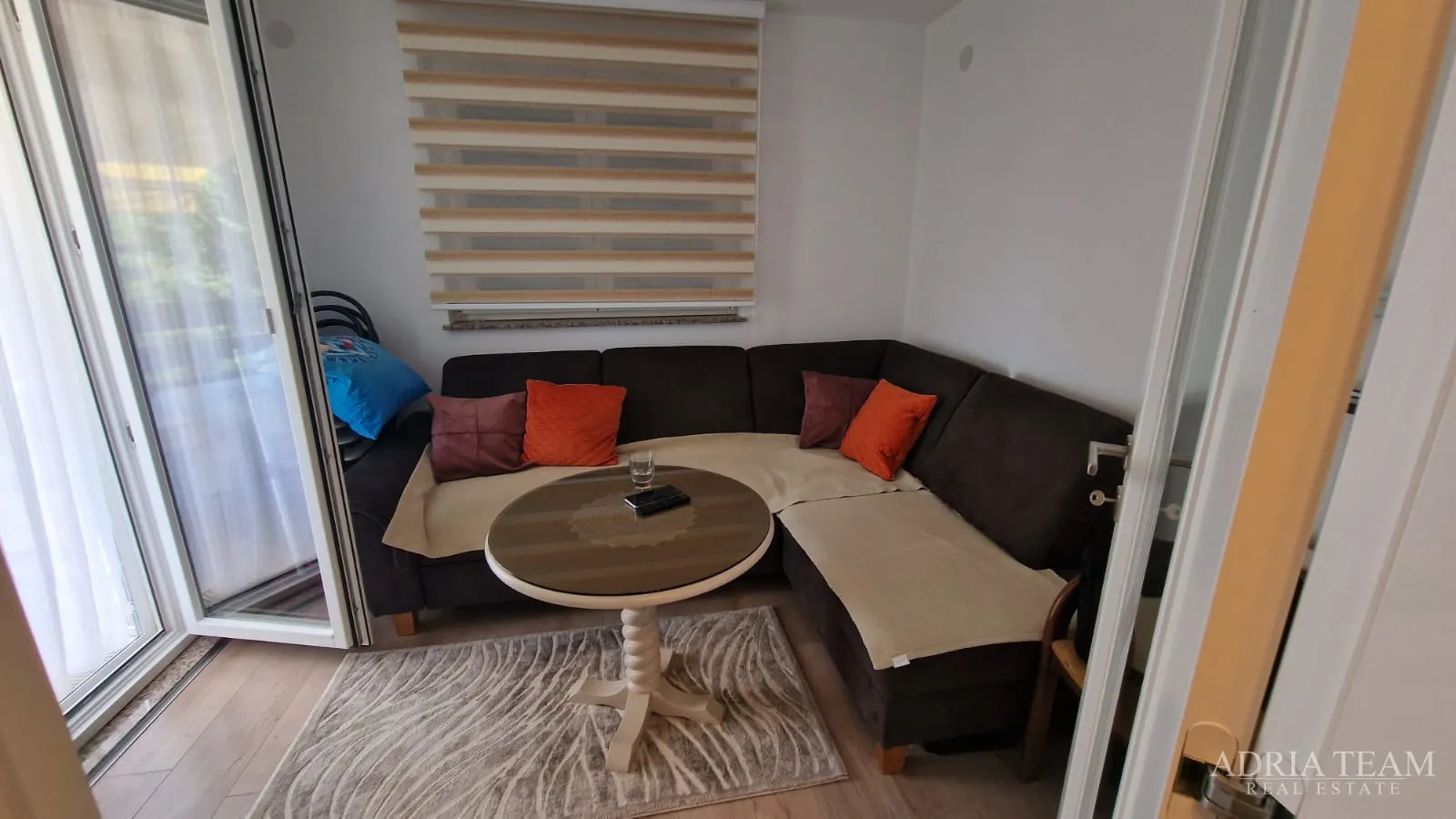 tri renovirana apartmana 400 m od plaže - slika 21