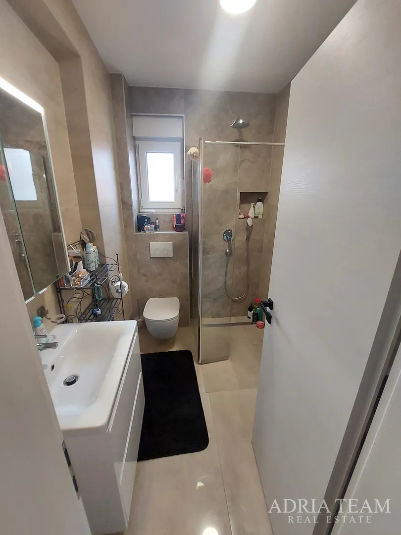 apartman u stambenoj zgradi, 80 m od mora - diklo, zadar posebna ljetna akcija! - slika 27
