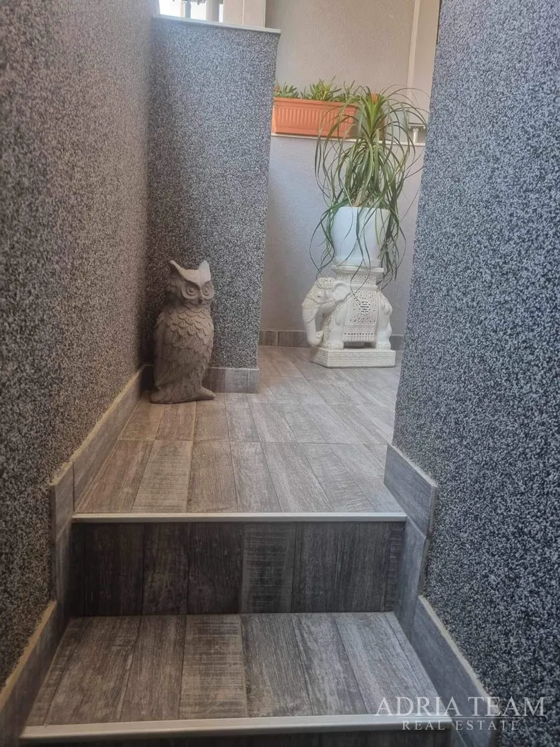 kuća s dvije apartmanske jedinice - vir - slika 24