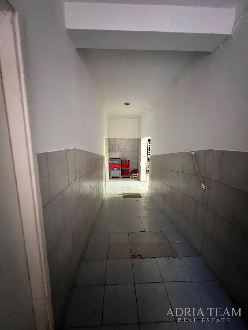 renovirana kuća s poslovnim prostorom (restoran i pekara) - nin - slika 23
