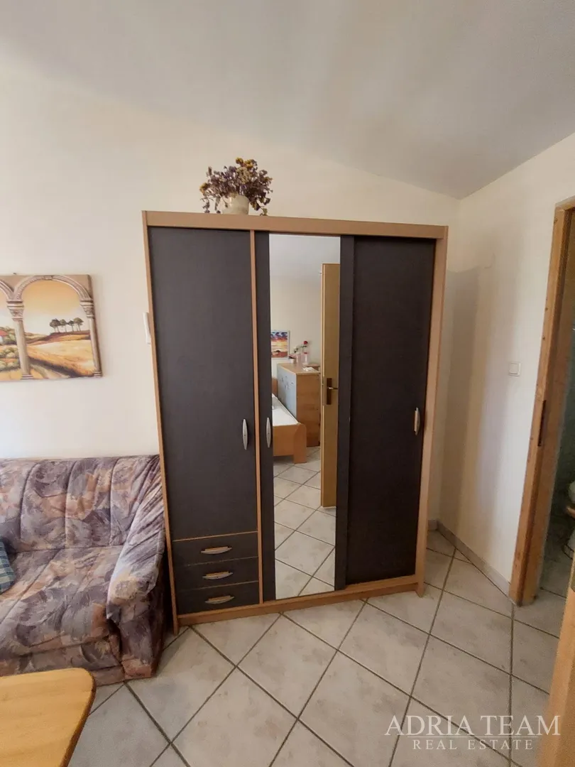 apartmanska kuća s velikim dvorištem, mirna i tiha pozicija - vir - slika 15