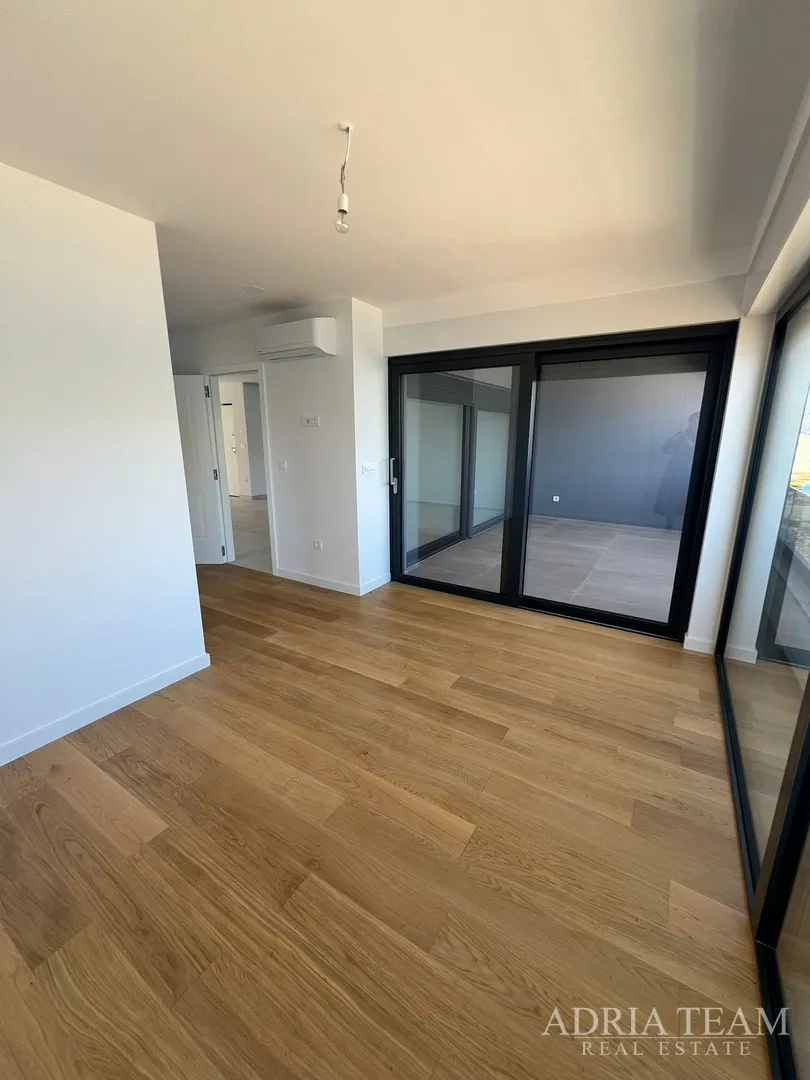 apartmani u prvom redu do mora, novogradnja - vinjerac - slika 40