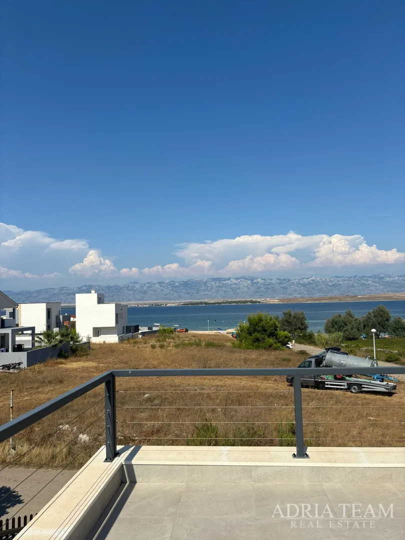 kuća s garažom te otvorenim pogledom na more i planine - vir - slika 28