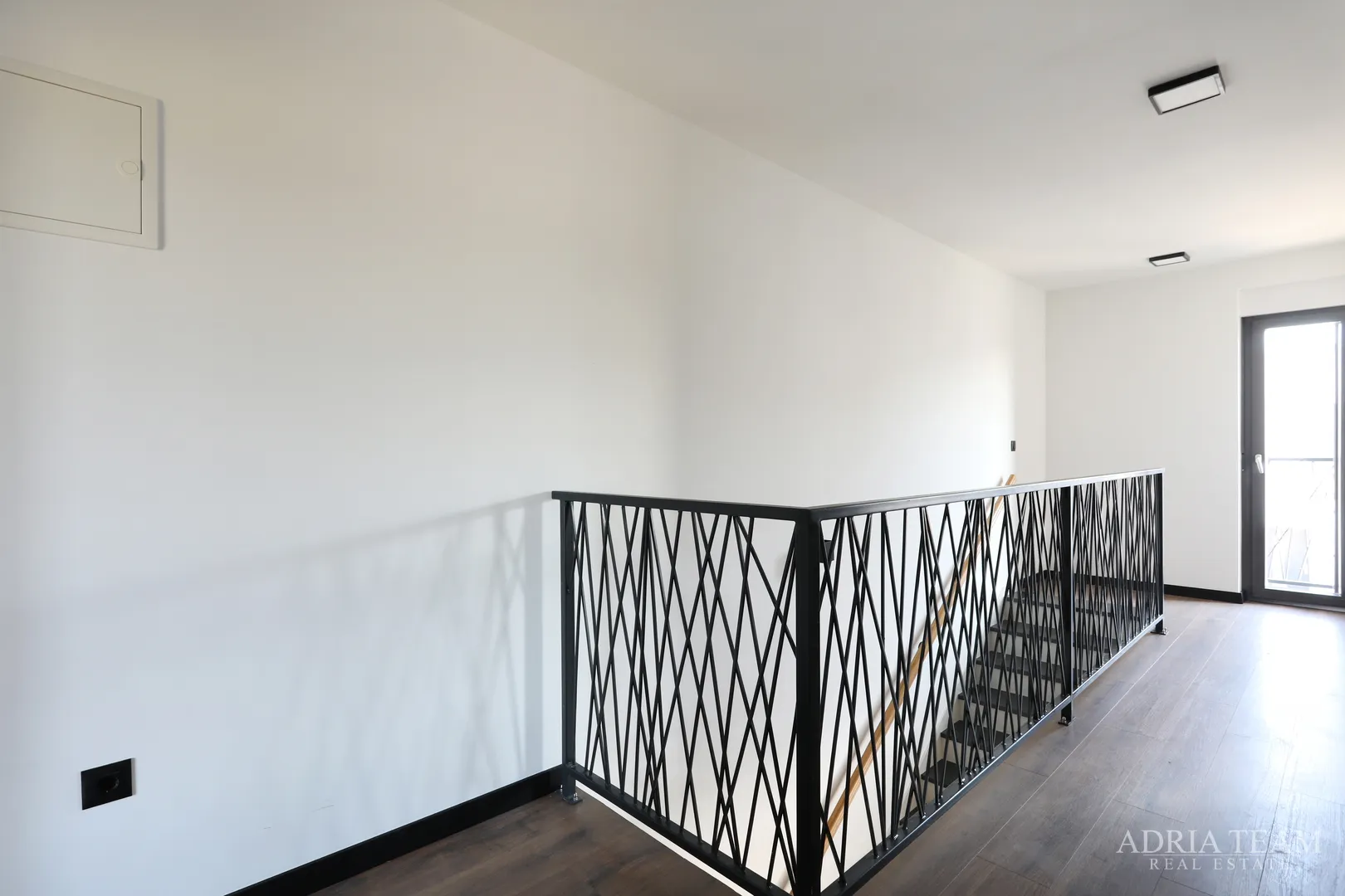 dvoetažni apartmani u novogradnji u dvije identične kuće u nizu - privlaka - slika 61