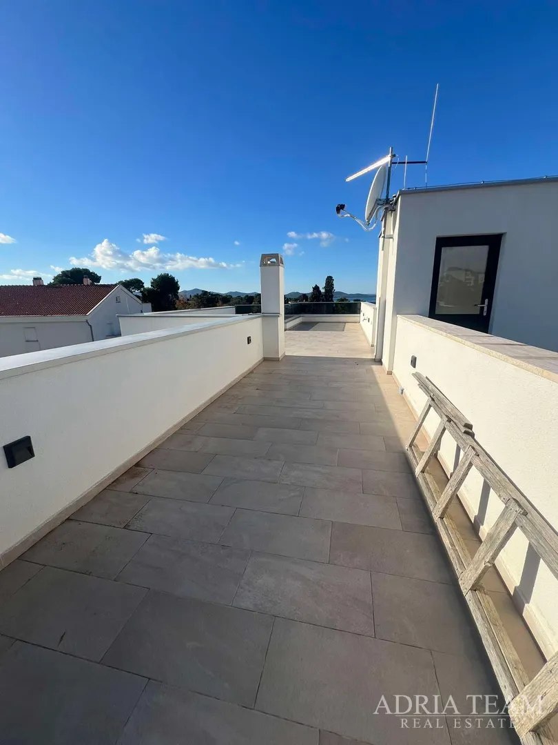 posebna ljetna akcija! apartman u stambenoj zgradi, 80 m od mora - diklo, zadar - slika 8