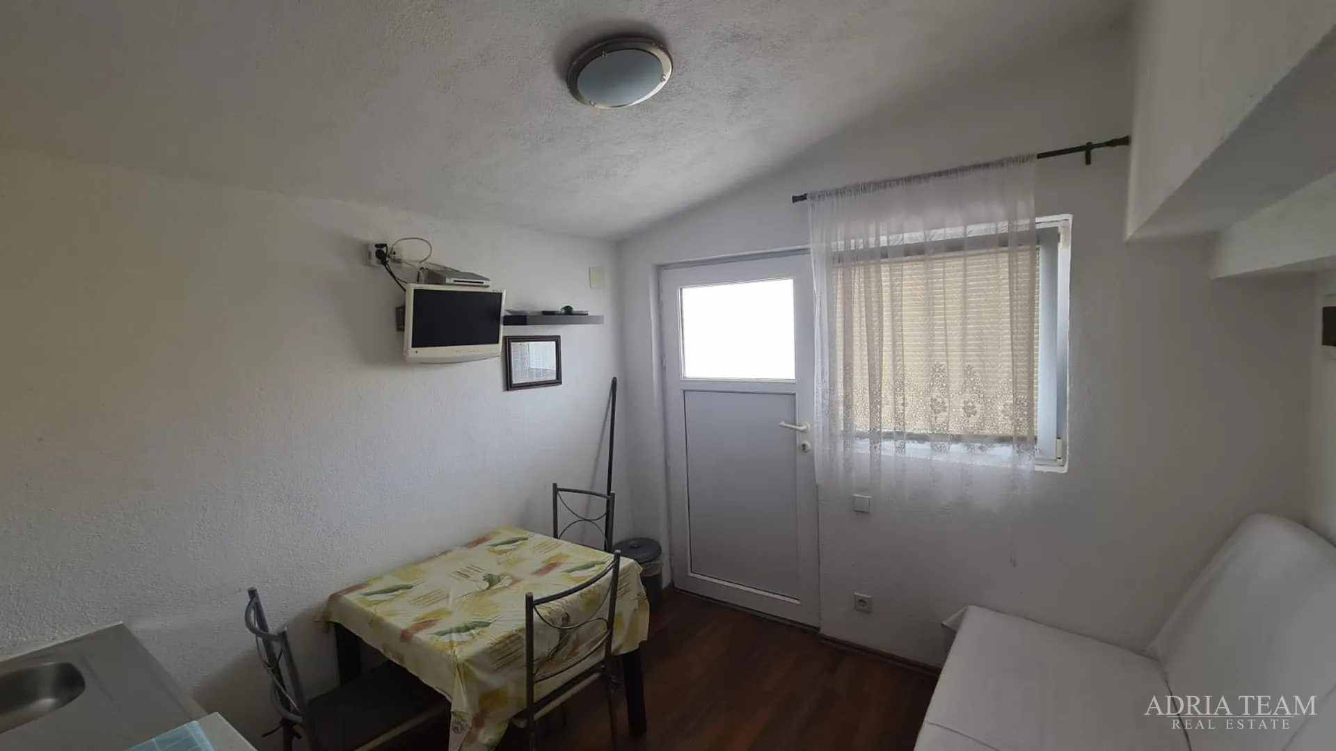 akcija!! apartmanska kuća s 5 apartmana, 170 m od mora, vir - zadar - slika 7