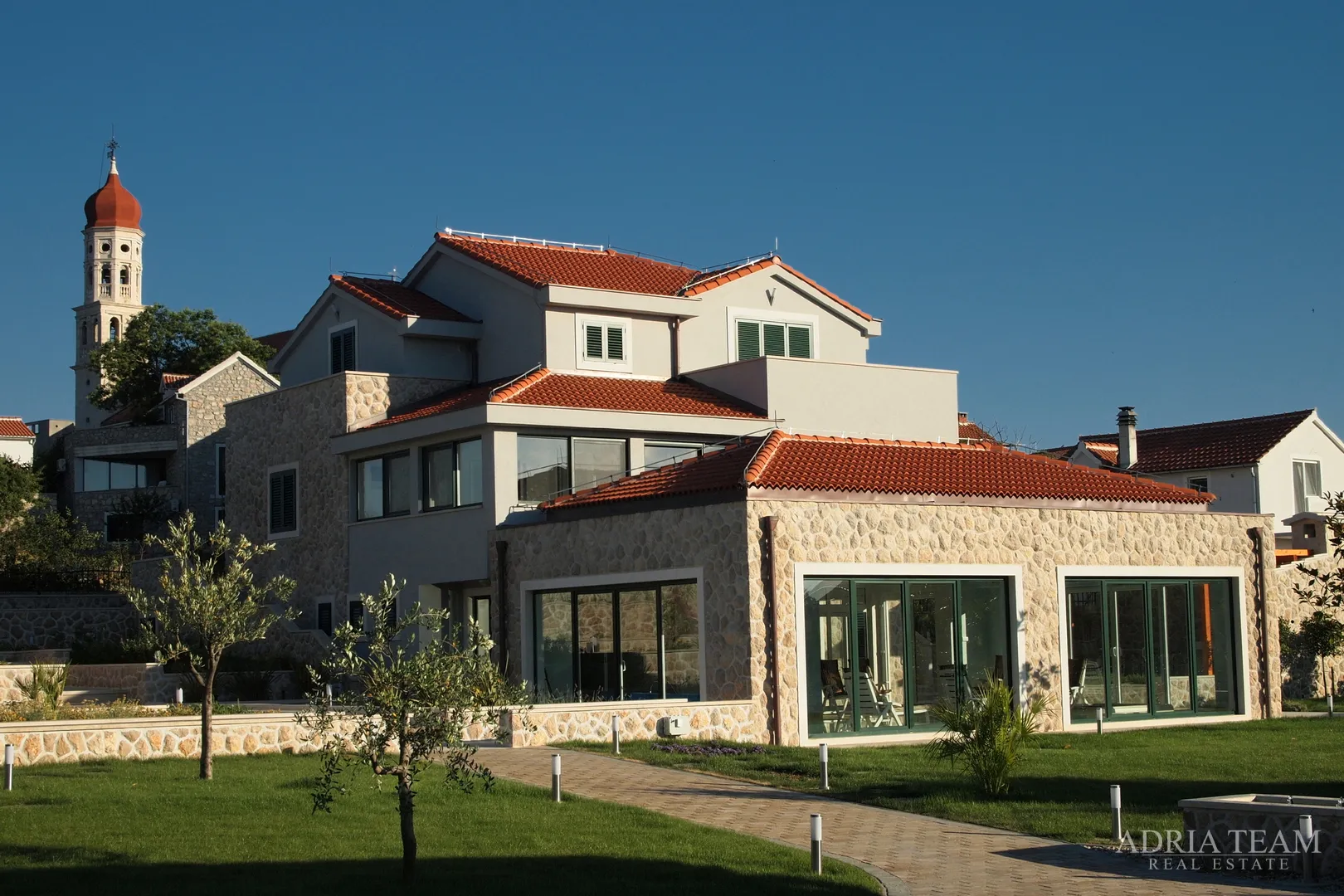 luksuzna vila 100 m od marine - betina, murter - slika 8