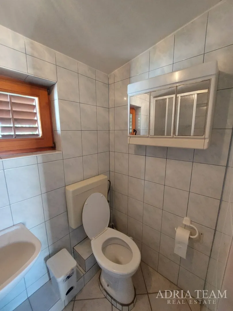 apartmanska kuća s velikim dvorištem, mirna i tiha pozicija - vir - slika 36