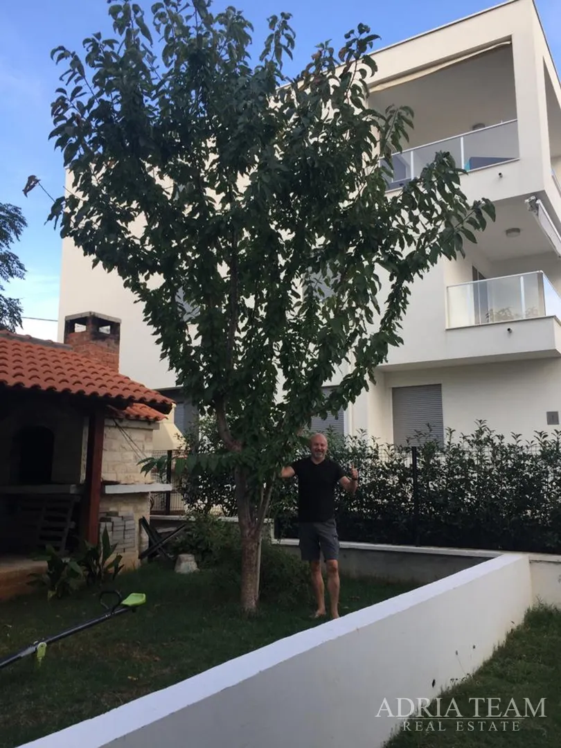 kuća s 10 apartmana, pogled na more - petrčane - slika 46