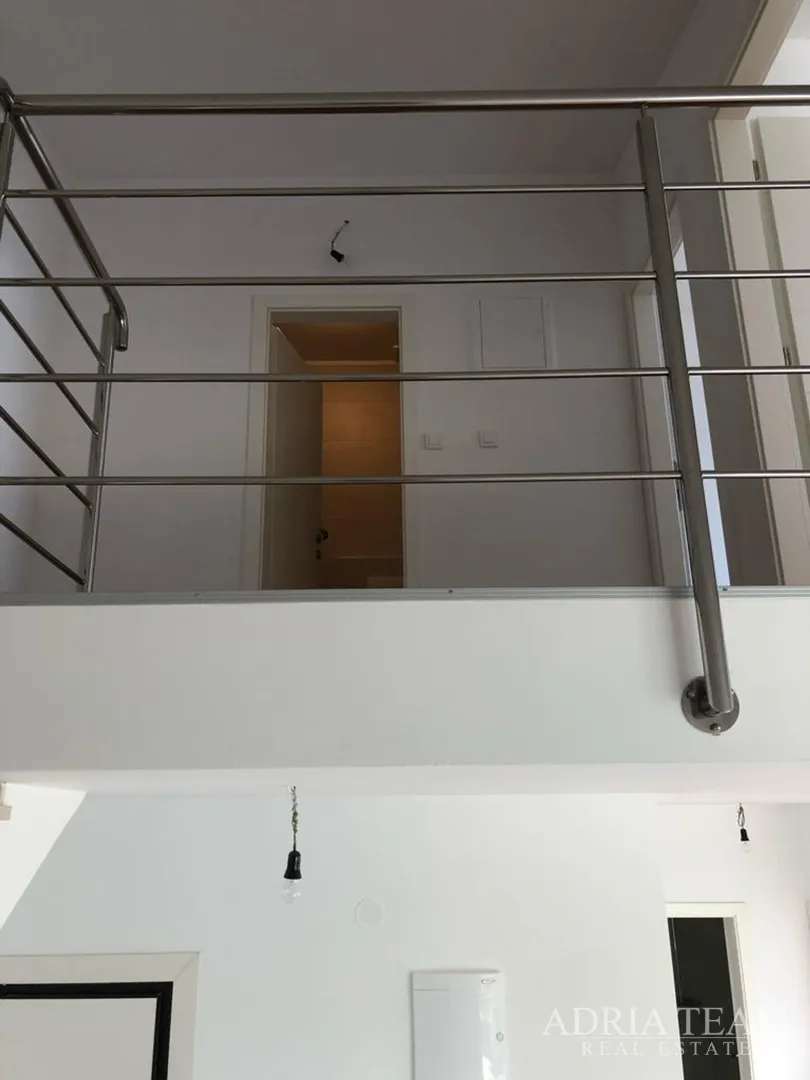 apartman s 3 spavaće sobe, 1. red do mora, povljana - pag - slika 23
