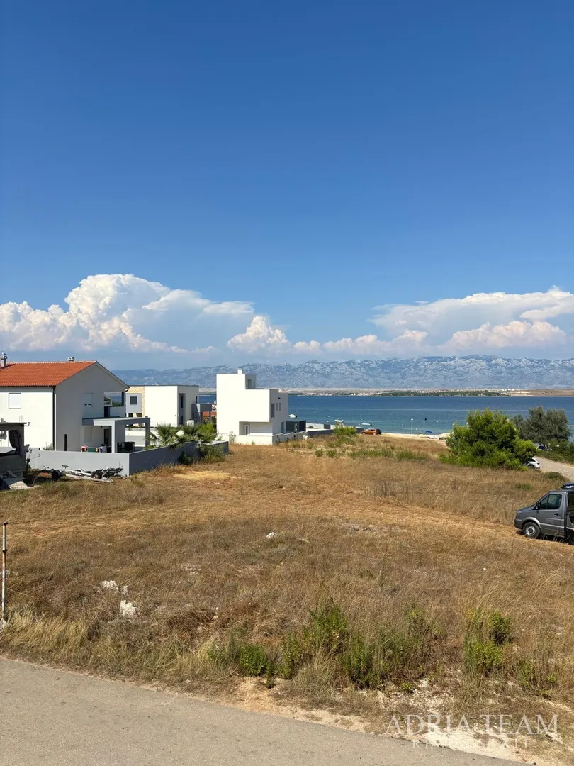 kuća s garažom te otvorenim pogledom na more i planine - vir - slika 33