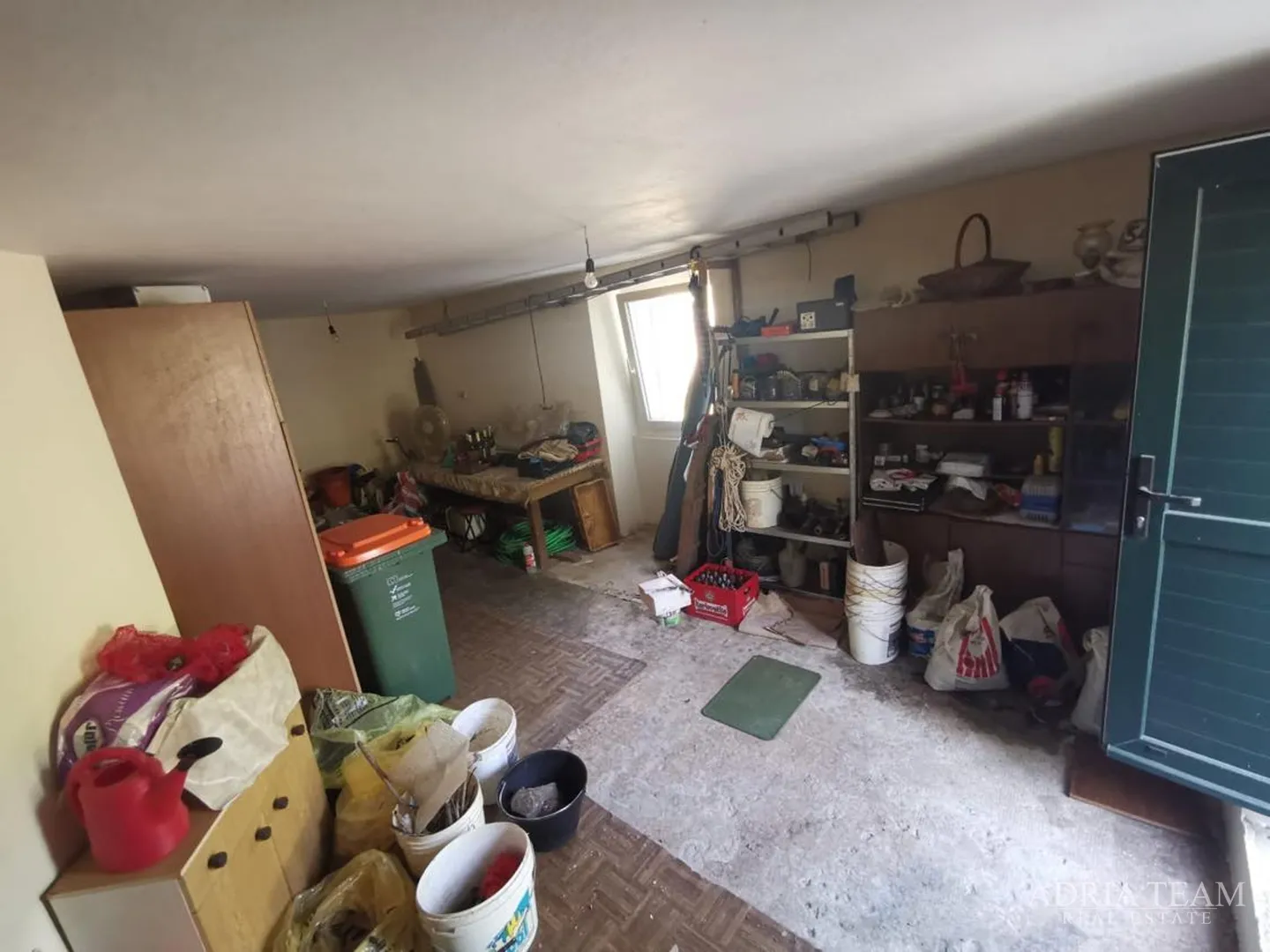 kuća s 3 apartmana i velikom okućnicom - poljana, ugljan - slika 16