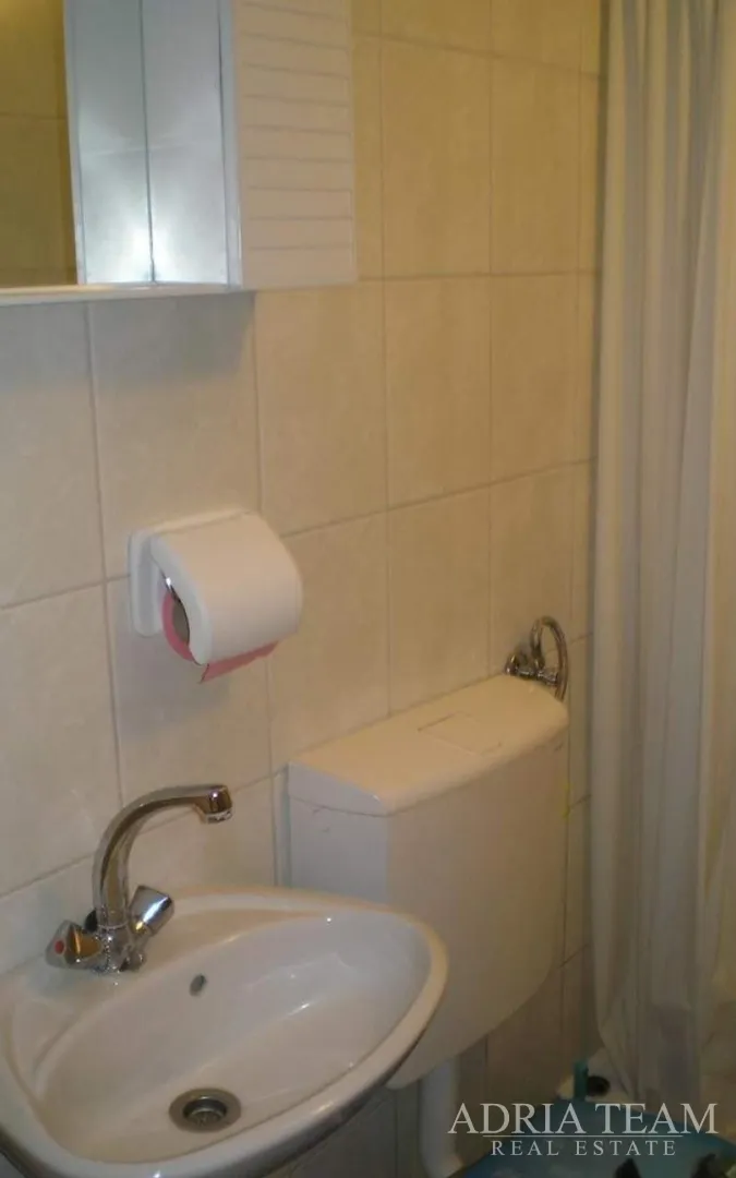 hotel 50 m od mora - posedarje - slika 31