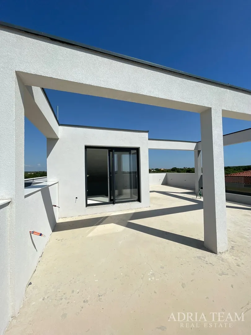 vila s bazenom u novogradnji - zaton - slika 53