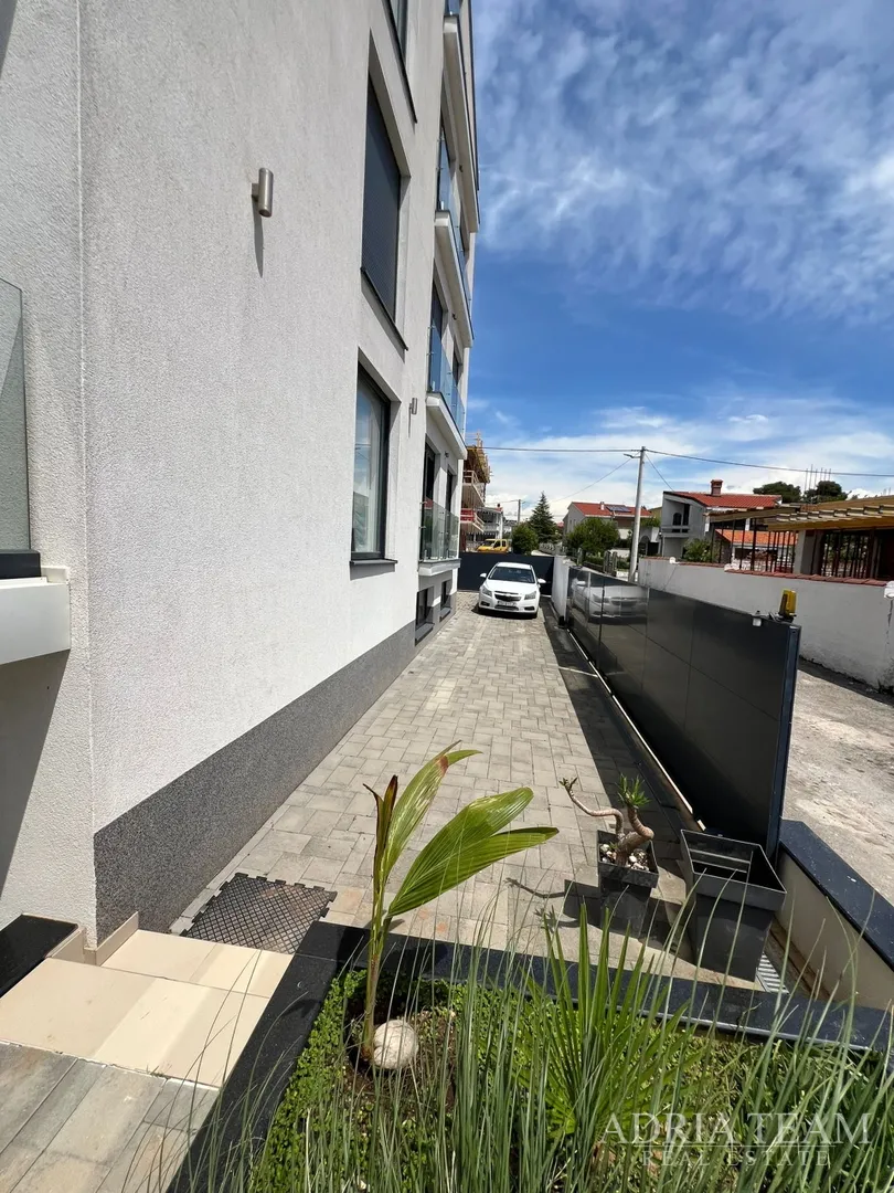 apartmani u prvom redu do mora, moderno uređenje, malo korišteni, bibinje - slika 56