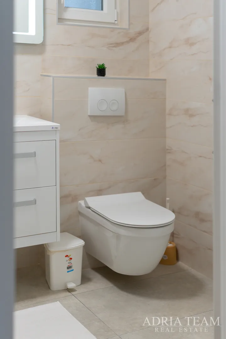 namješten apartman s krovnom terasom - vir - slika 19