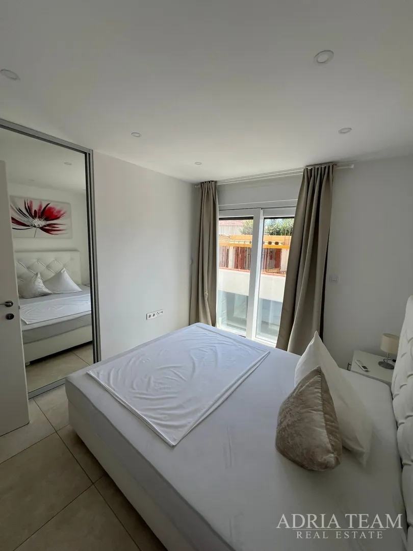 apartmani u prvom redu do mora, moderno uređenje, malo korišteni, bibinje - slika 15