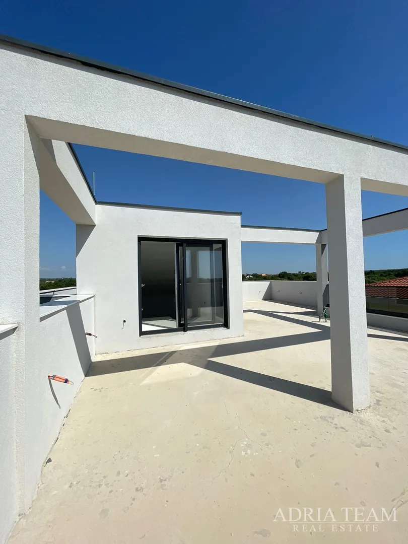vila s bazenom u novogradnji - zaton - slika 53