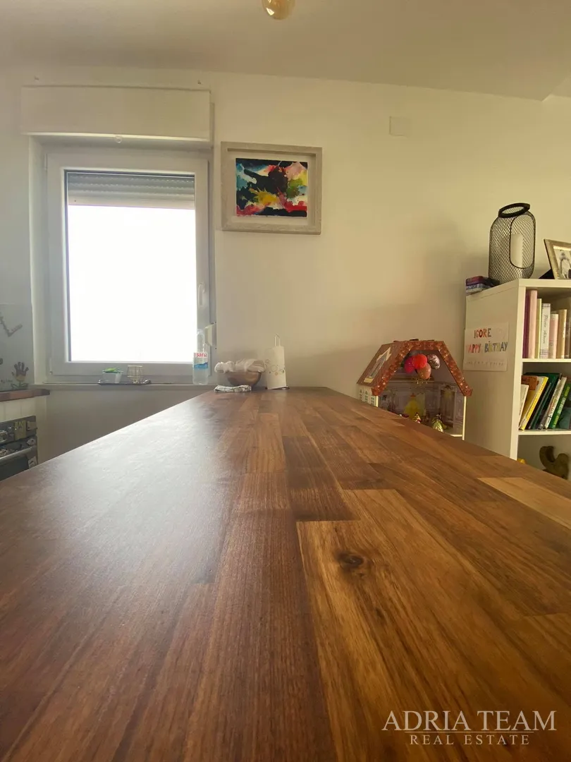 apartman s 3 spavaće sobe, 1. red do mora, povljana - pag - slika 10