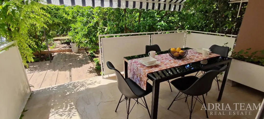 prodaje se lijep jednosobni apartman s vrtom – lukoran, otok ugljan - slika 4