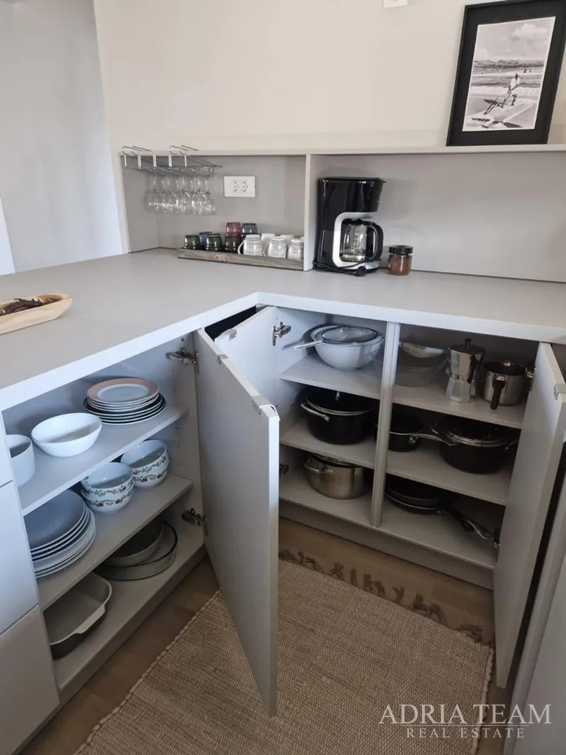 apartmani u novogradnji s pogledom na more, mirna i tiha pozicija!! pag - slika 8