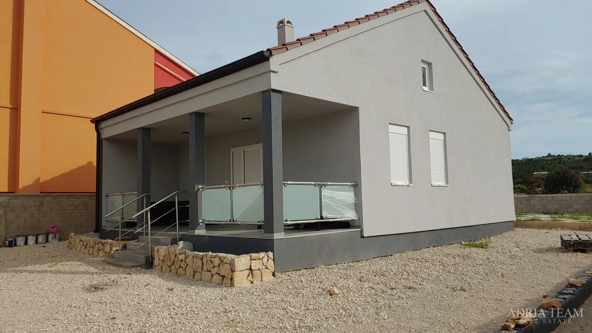 kuća u novogradnji - ražanac - slika 2