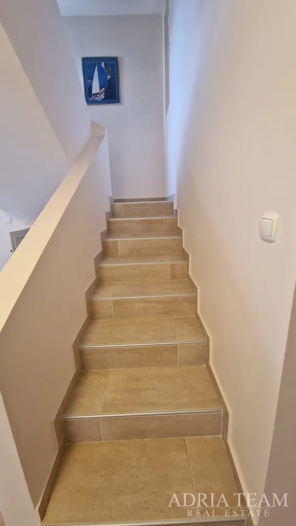 renovirana kuća , vir, 300 m od mora - slika 18