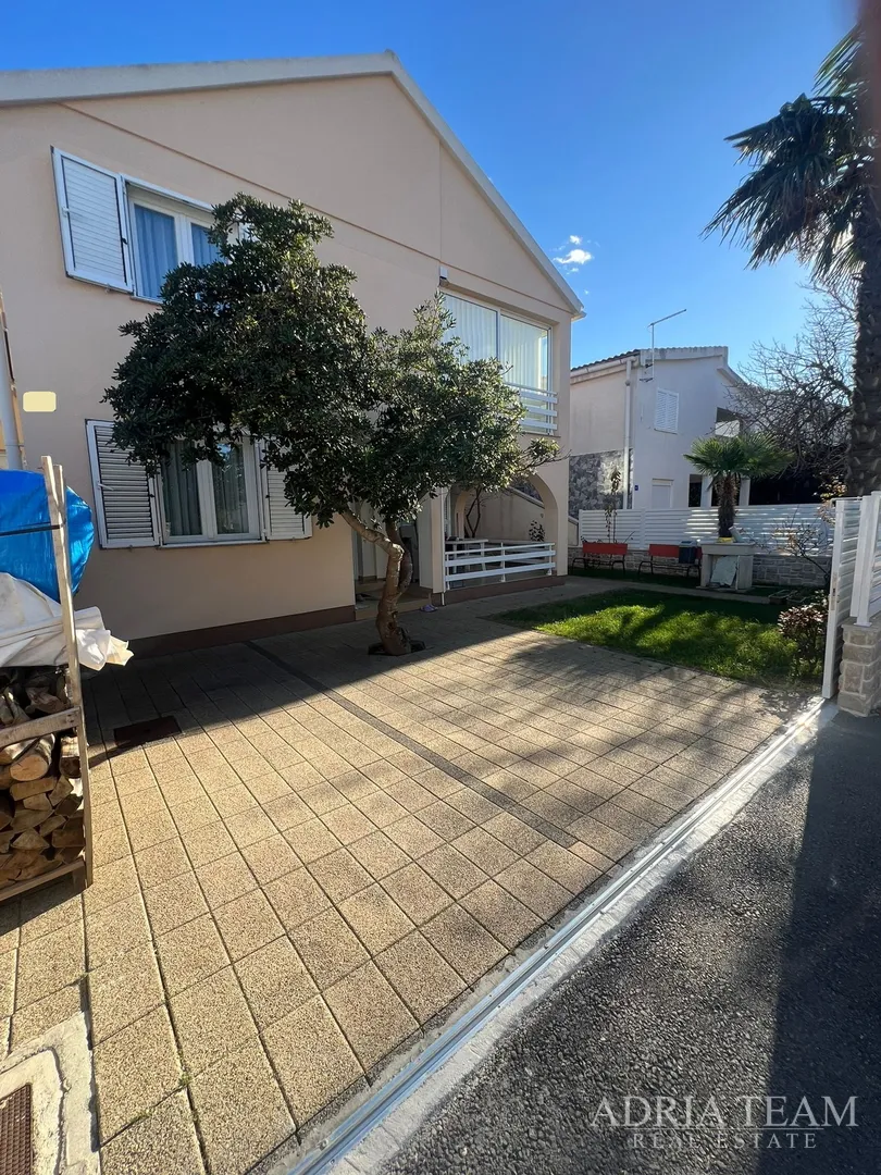 kuća s dvije stambene jedinice, 50 m od mora - vir, južna strana - slika 3