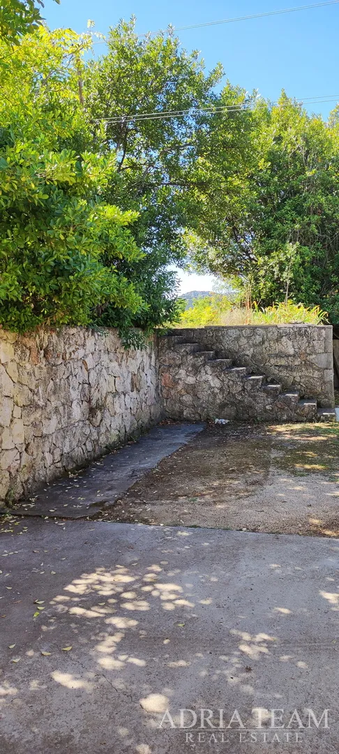 moderan dvosobni apartman s vrtom i garažom – lukoran, otok ugljan - slika 19