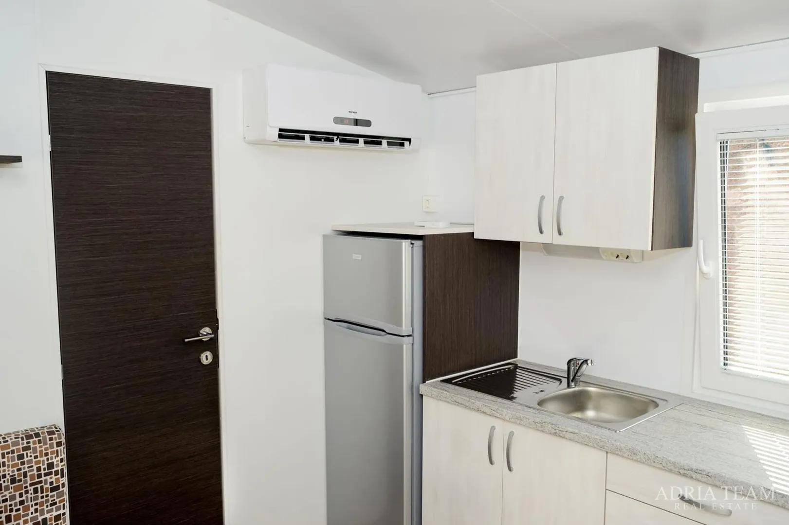apartman u suterenu s bazenom i velikim vrtom - privlaka - slika 20