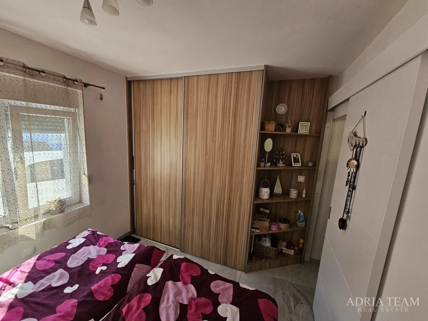 kuća s dvije apartmanske jedinice - vir - slika 7