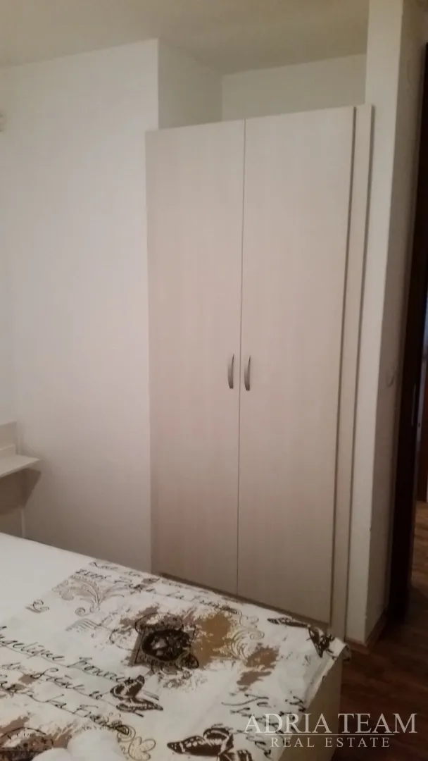 apartmanska kuća 100 m od mora, odlična lokacija - novalja, pag - slika 11