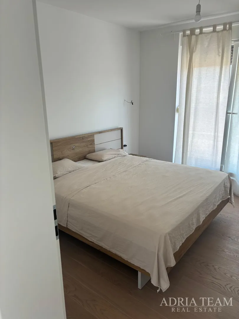kuća s garažom te otvorenim pogledom na more i planine - vir - slika 7