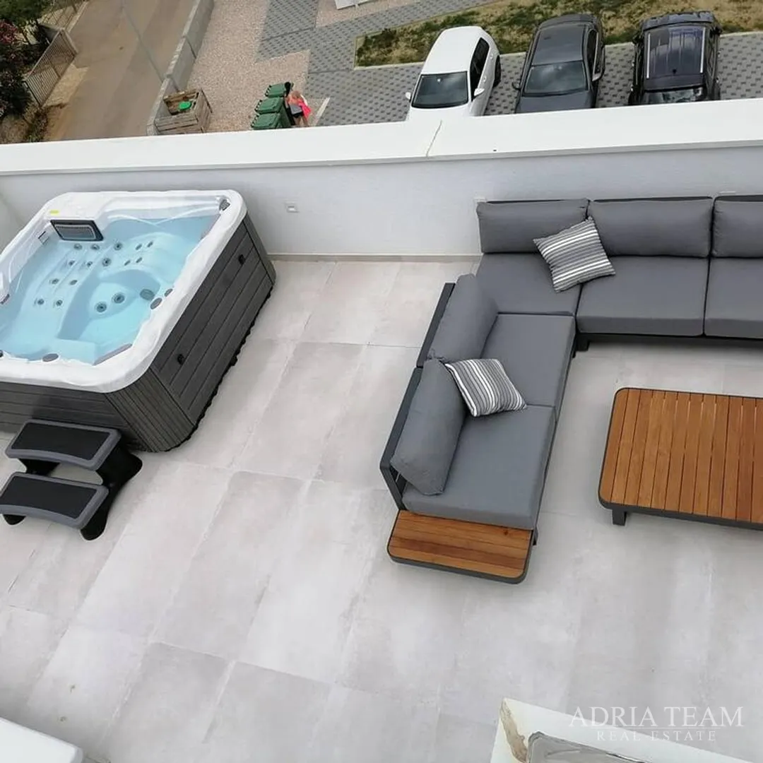 apartmani u urbanoj vili s bazenom, 250 m od mora, vir - zadar - slika 46
