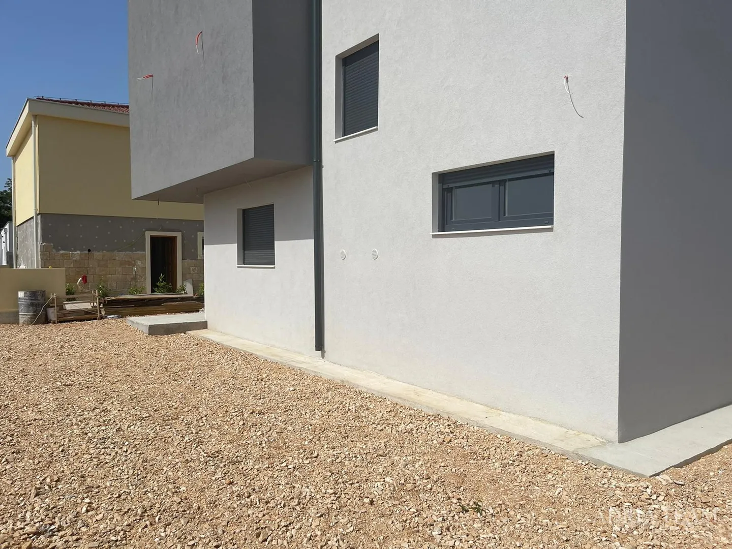 vila s bazenom u novogradnji - zaton - slika 16