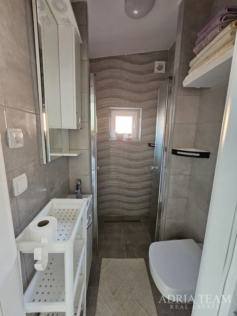 kuća s dvije apartmanske jedinice - vir - slika 26